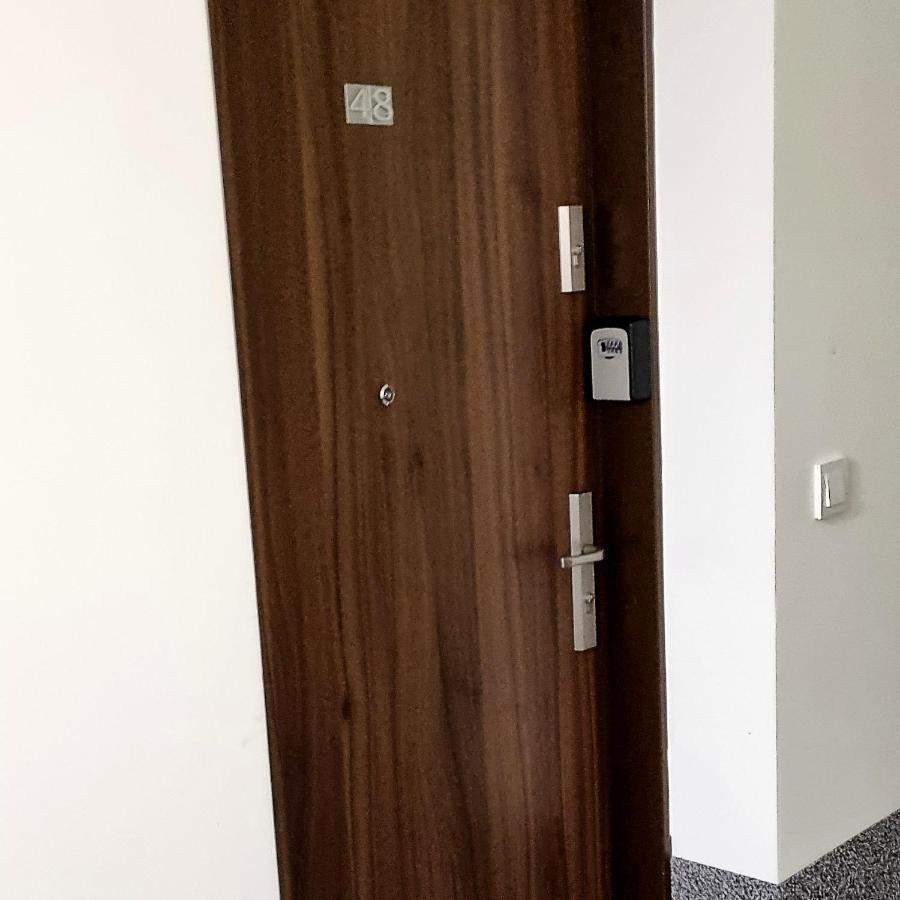 Apple Apartments - Wroblewskiego Prywatne Miejsce Parkingowe Лодз Екстериор снимка