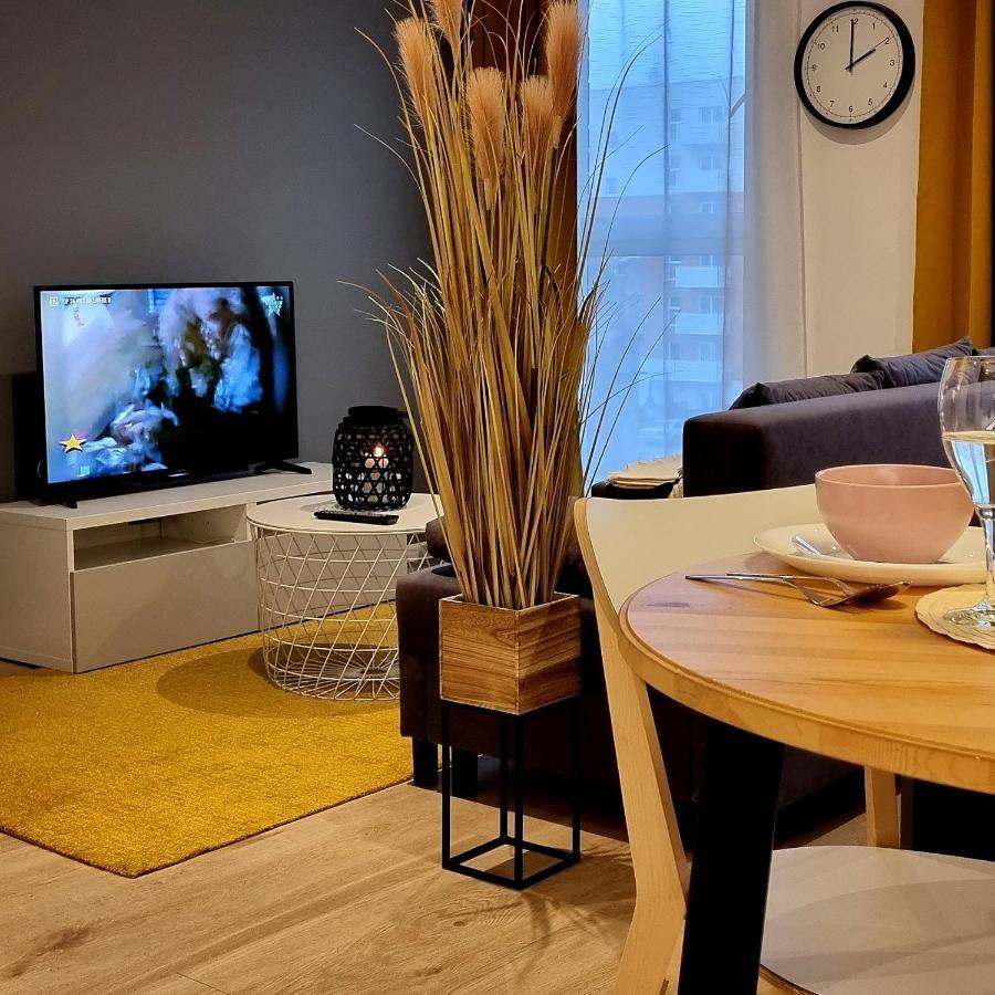 Apple Apartments - Wroblewskiego Prywatne Miejsce Parkingowe Лодз Екстериор снимка